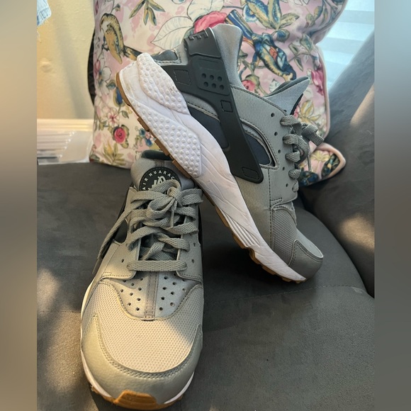 Nike  hurache’s - Picture 2 of 2